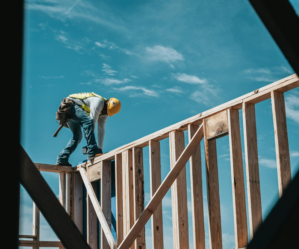 Find out which professions allow Colombians to work in Canada without the need for LMIA, thanks to the Free Trade Agreement between the two countries.